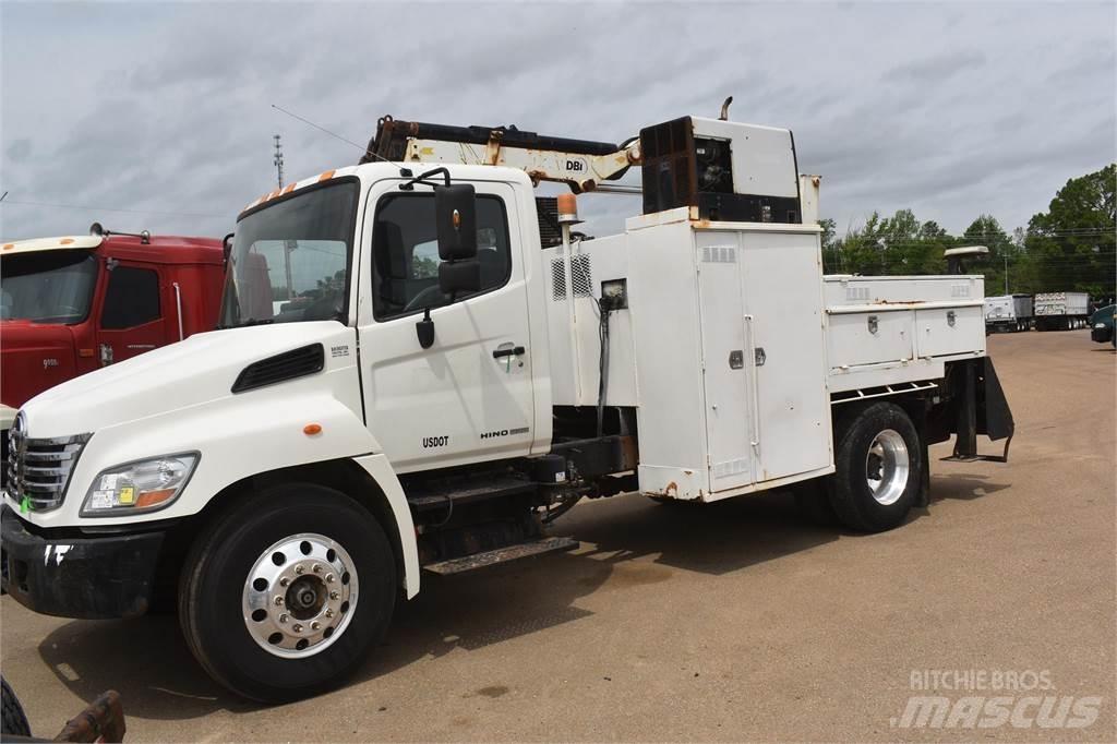 Hino 338 Közúti karbantartó haszongépek