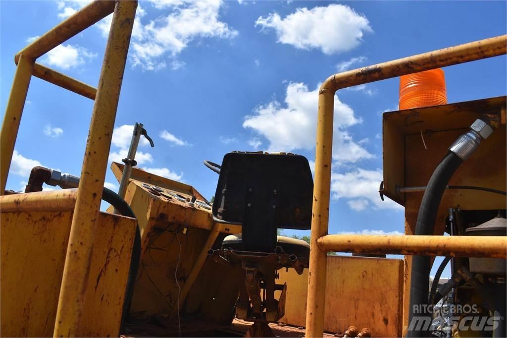 Ingram 9-6000 Pneumatikus kerekes hengerek