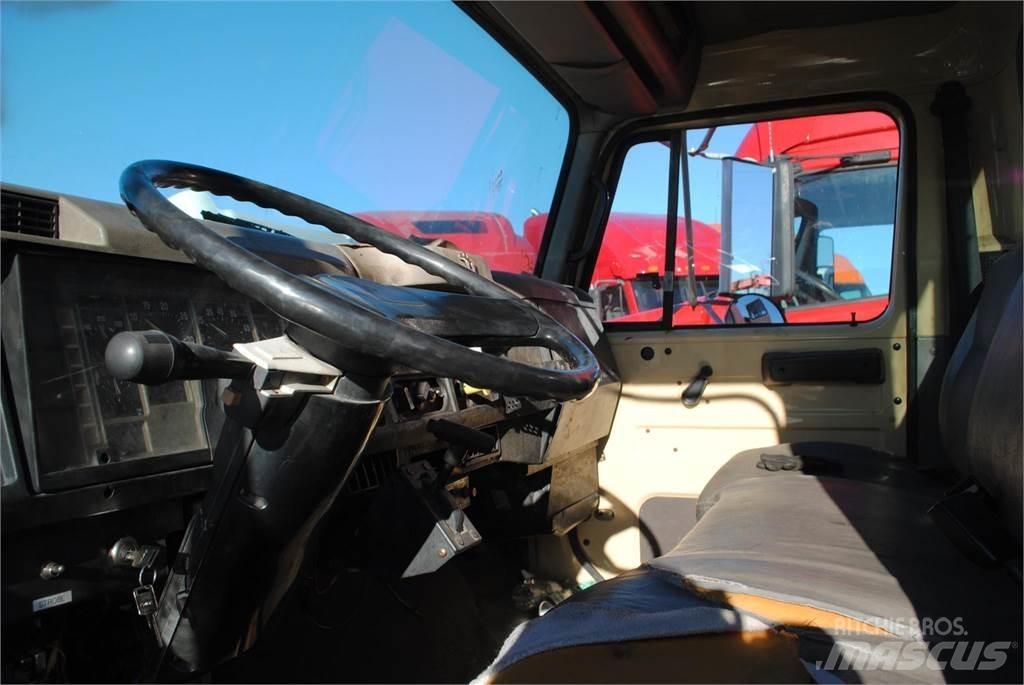 International 4700 Darus teherautók