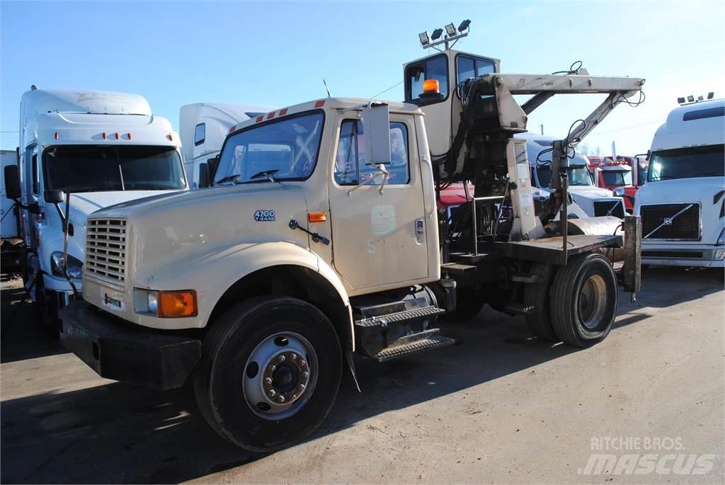 International 4700 Darus teherautók