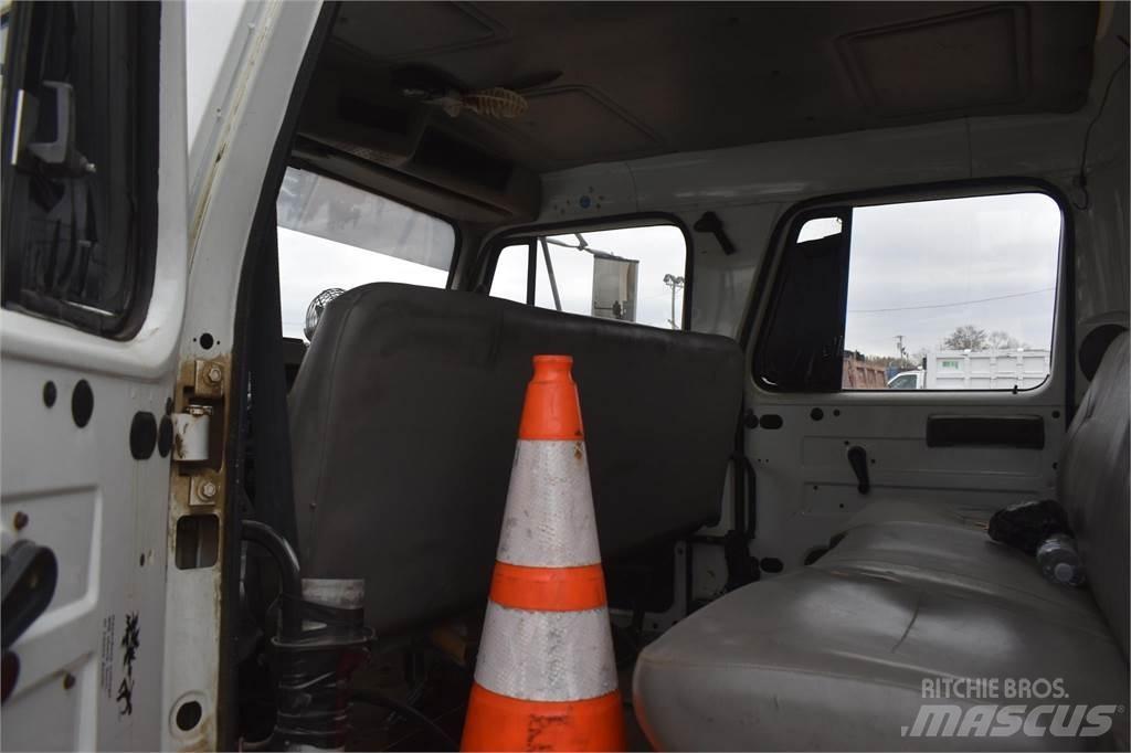 International 4700 Közúti karbantartó haszongépek