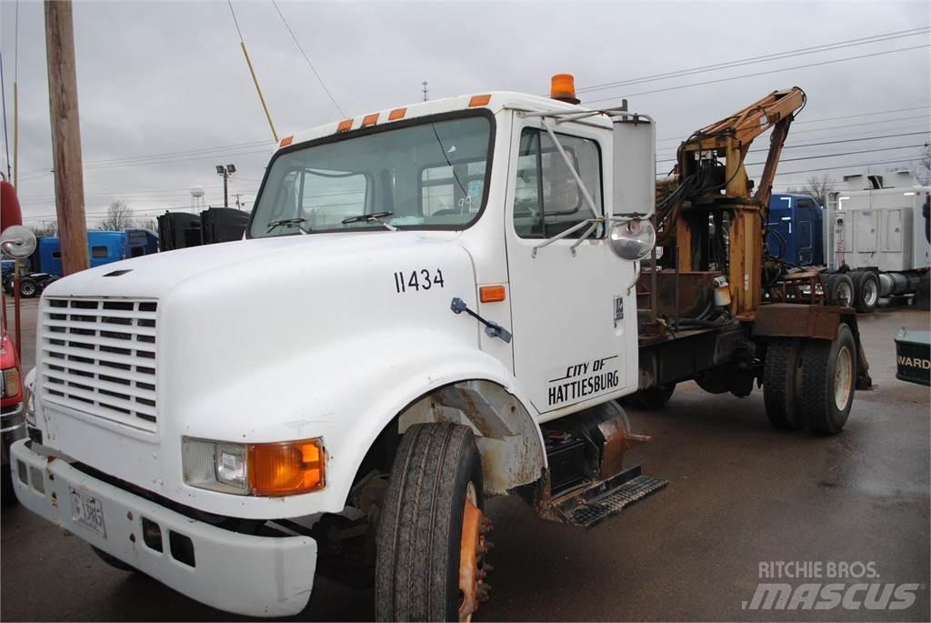 International 4700 Darus teherautók
