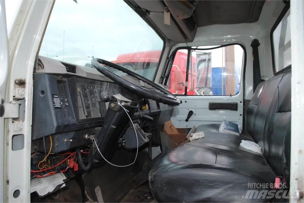 International 4700 Darus teherautók