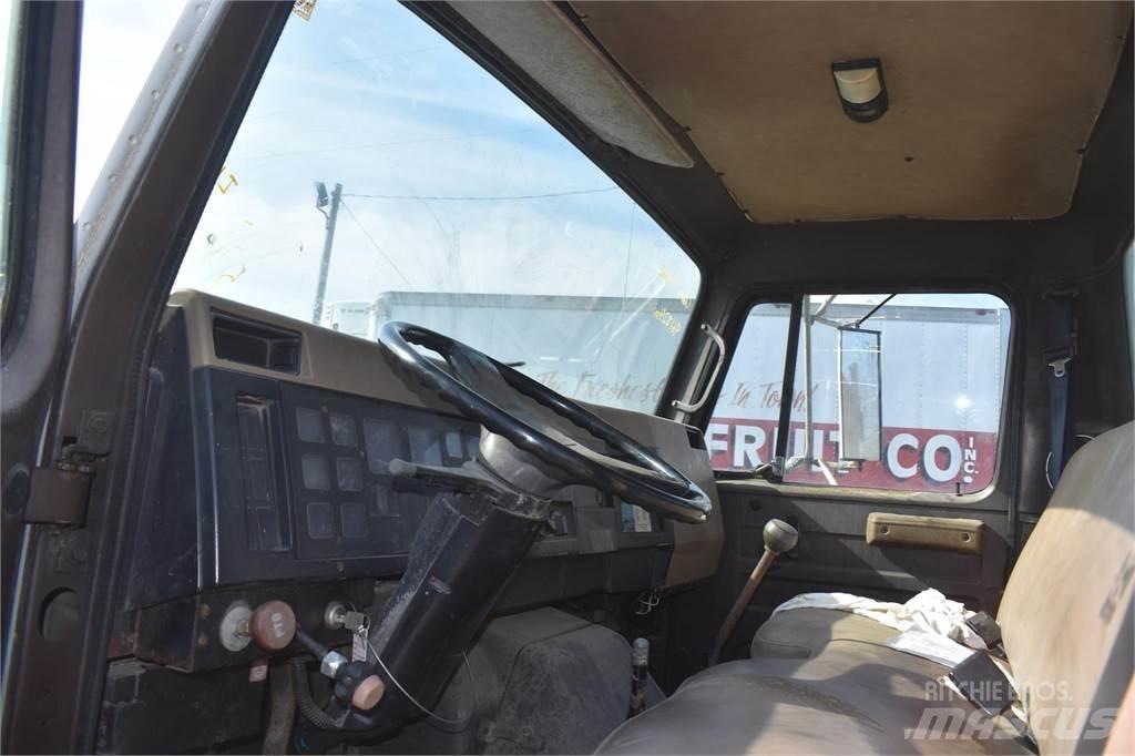 International 4900 Darus teherautók