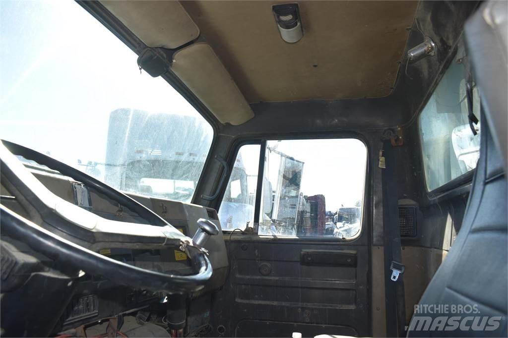 International 4900 Billenő teherautók