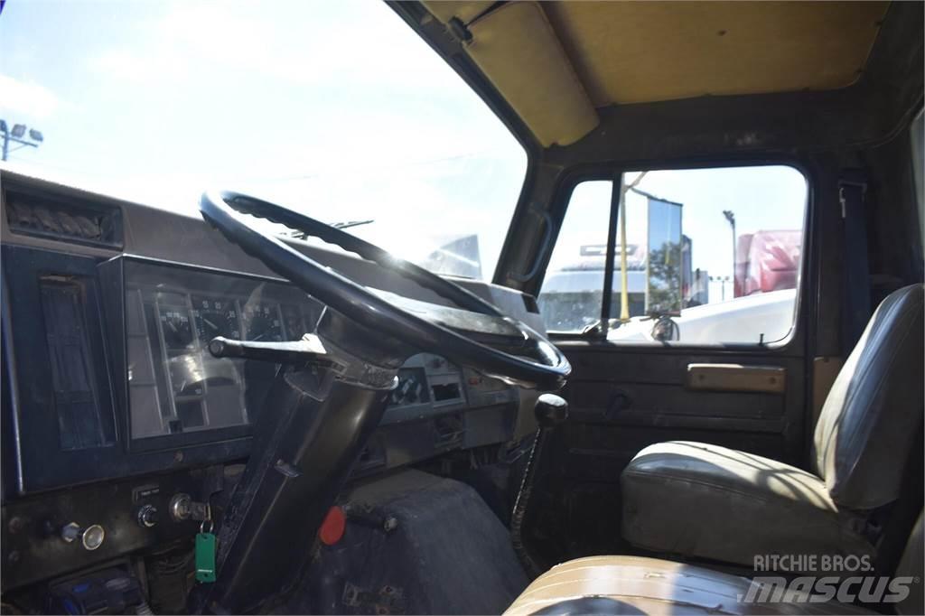 International 4900 Billenő teherautók