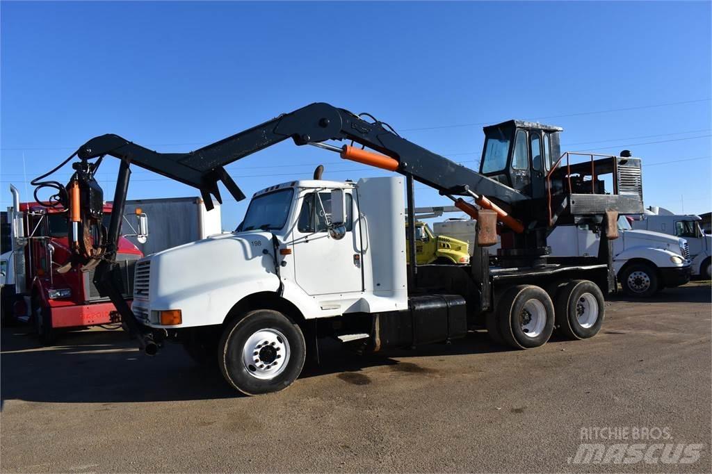 International 8200 Darus teherautók