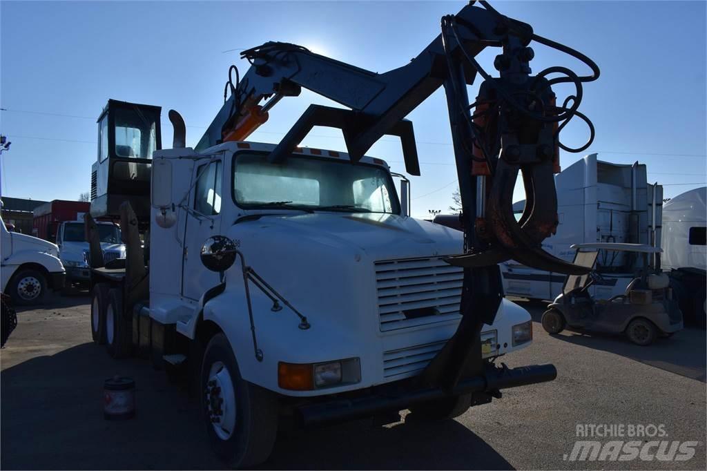 International 8200 Darus teherautók
