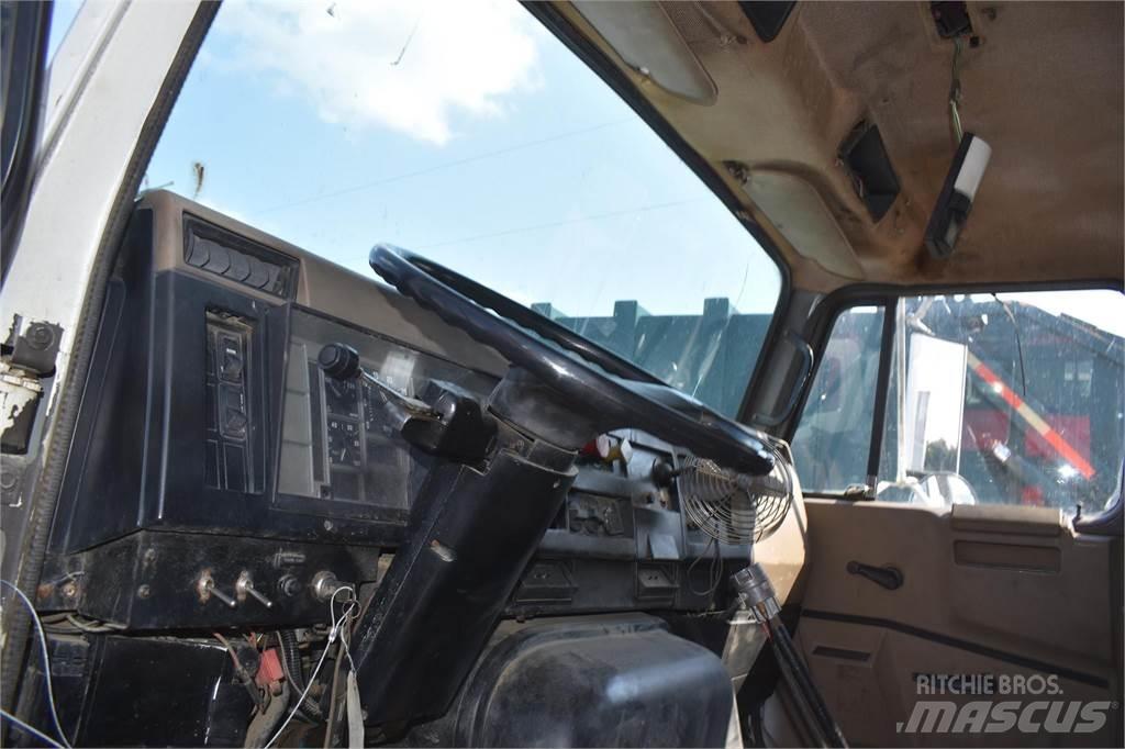 International 8200 Tartályos teherautók