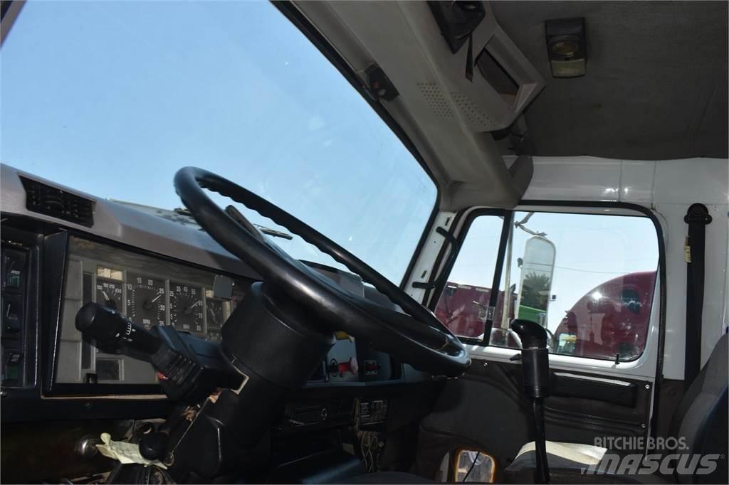 International 8200 Billenő teherautók