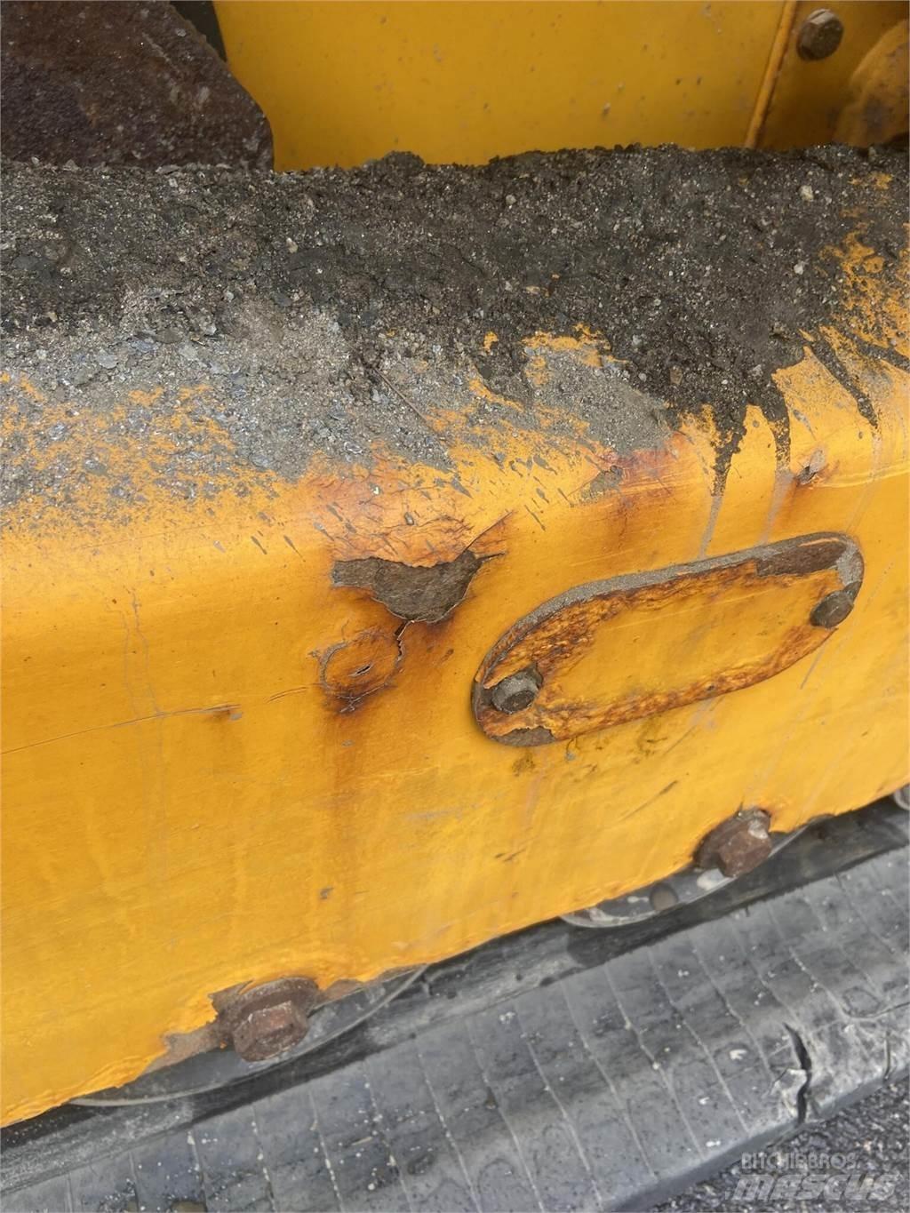 JCB 260T Kompaktrakodók