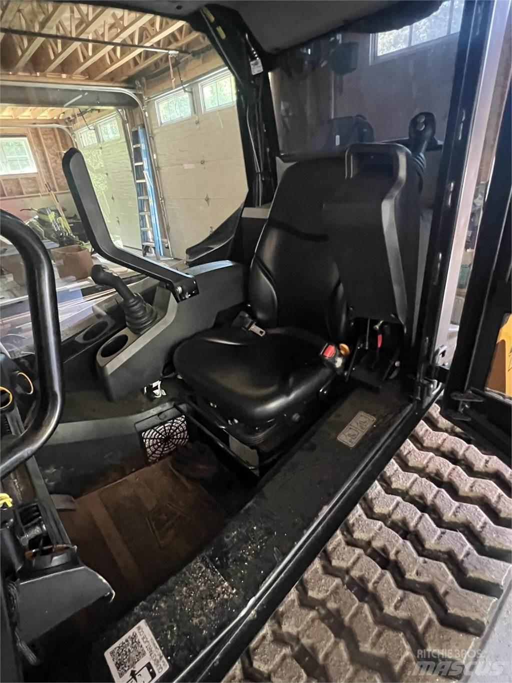 JCB 270T Kompaktrakodók