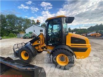 JCB 409 Gumikerekes homlokrakodók