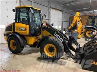 JCB 409 Gumikerekes homlokrakodók