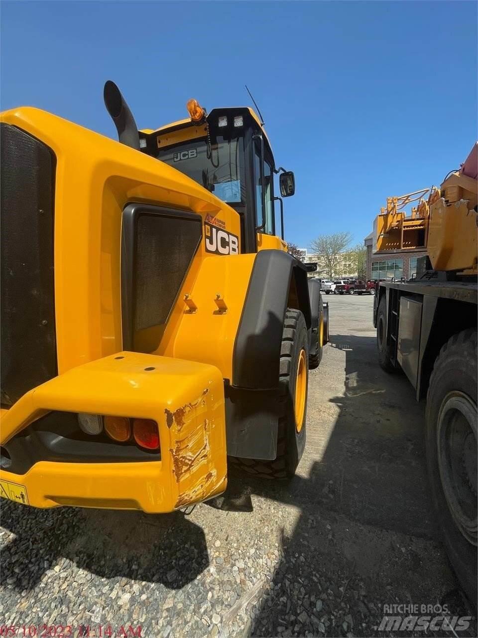 JCB 427ZX Gumikerekes homlokrakodók