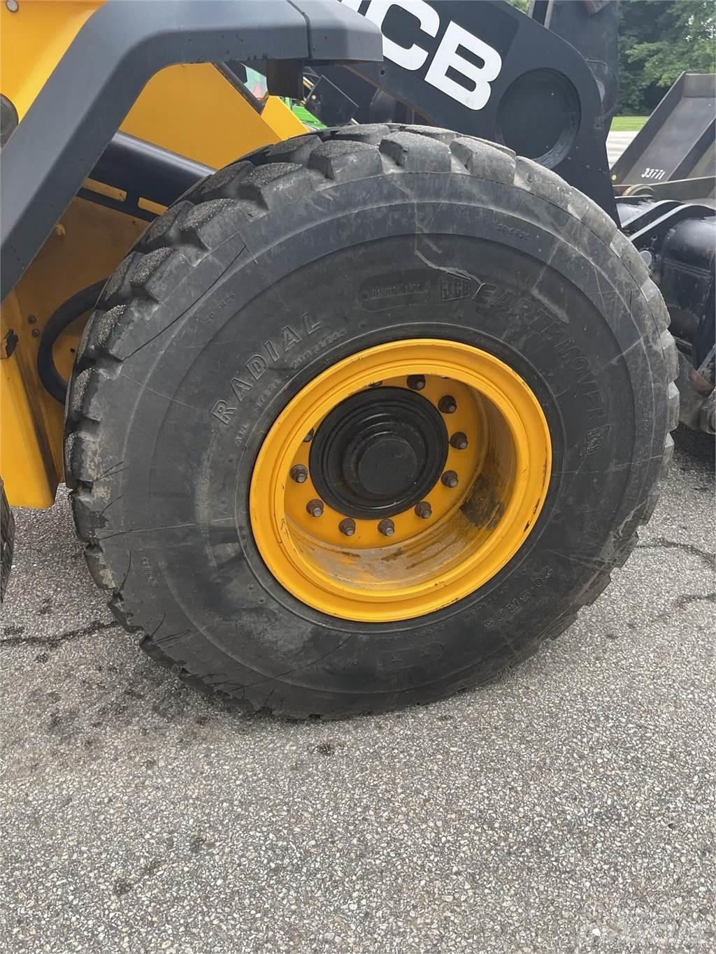 JCB 427ZX Gumikerekes homlokrakodók
