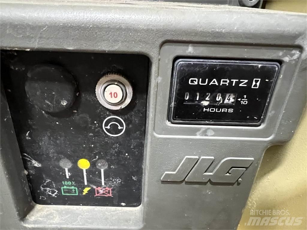 JLG 2632ES Ollós emelők