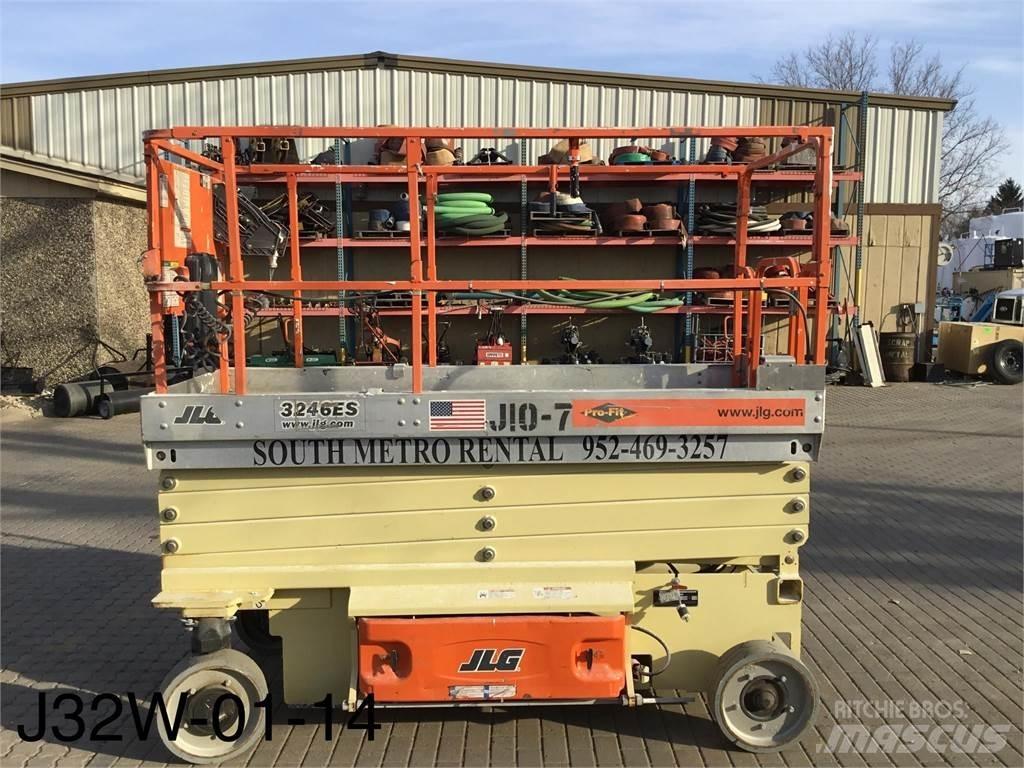 JLG 3246ES Ollós emelők