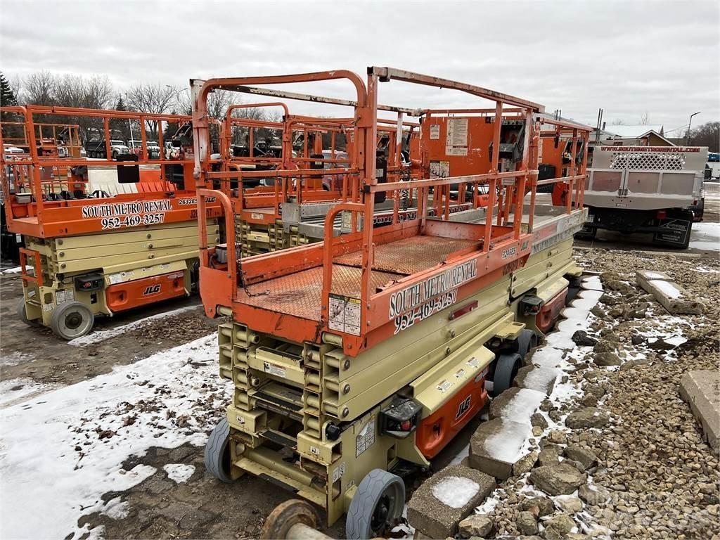 JLG 3246ES Ollós emelők