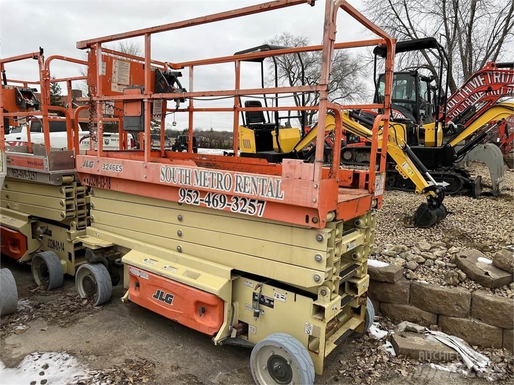 JLG 3246ES Ollós emelők