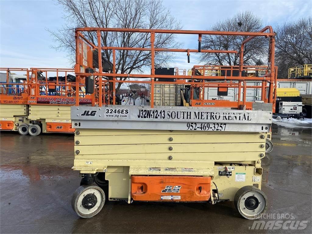 JLG 3246ES Ollós emelők