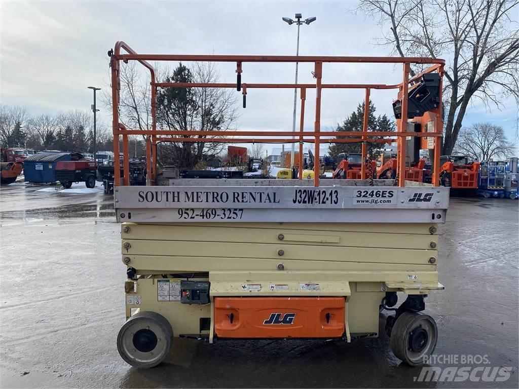 JLG 3246ES Ollós emelők