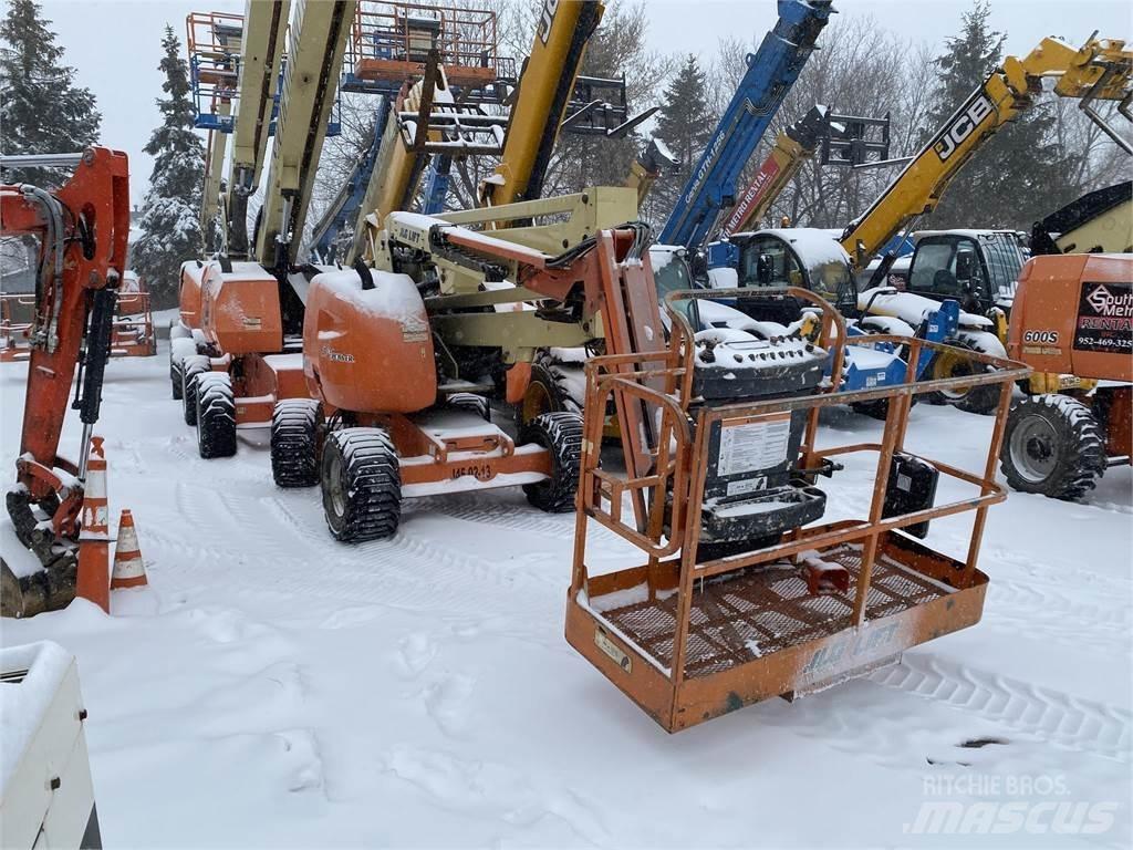 JLG 450AJ Karos emelők
