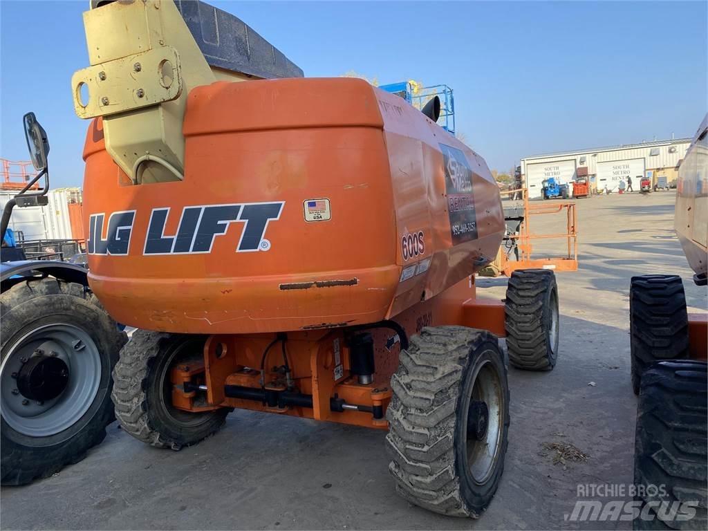 JLG 600S Teleszkópos emelők