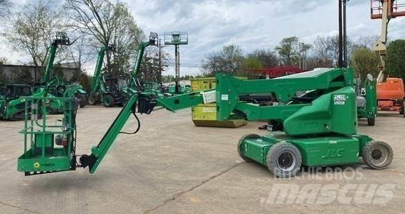 JLG E400AJPN Karos emelők