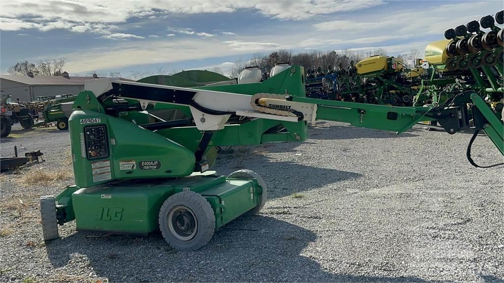 JLG E400AJPN Karos emelők