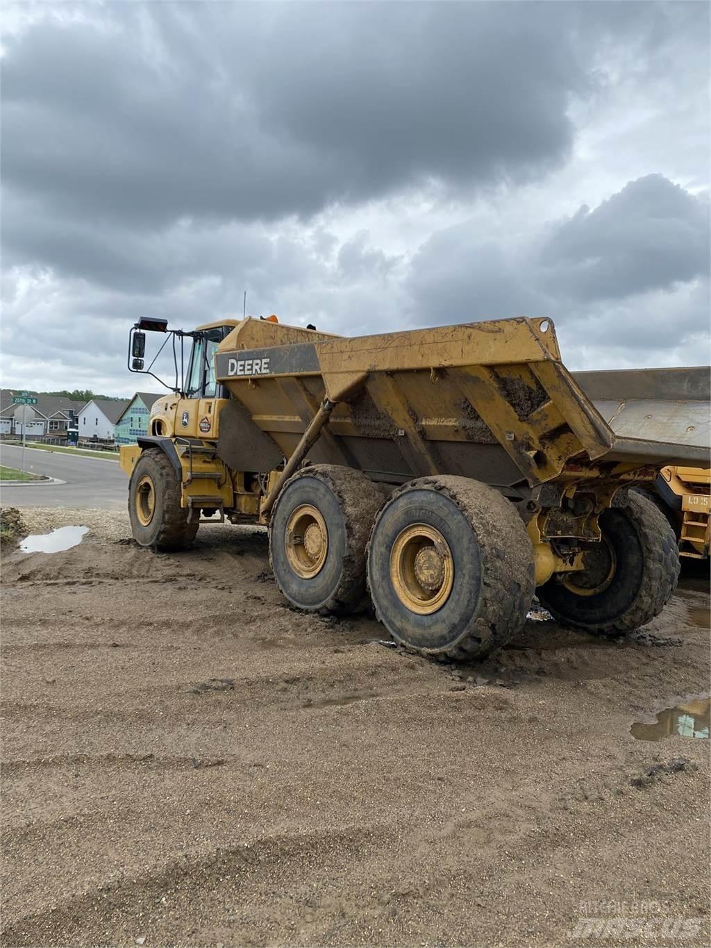 John Deere 300D Csuklósdömperek