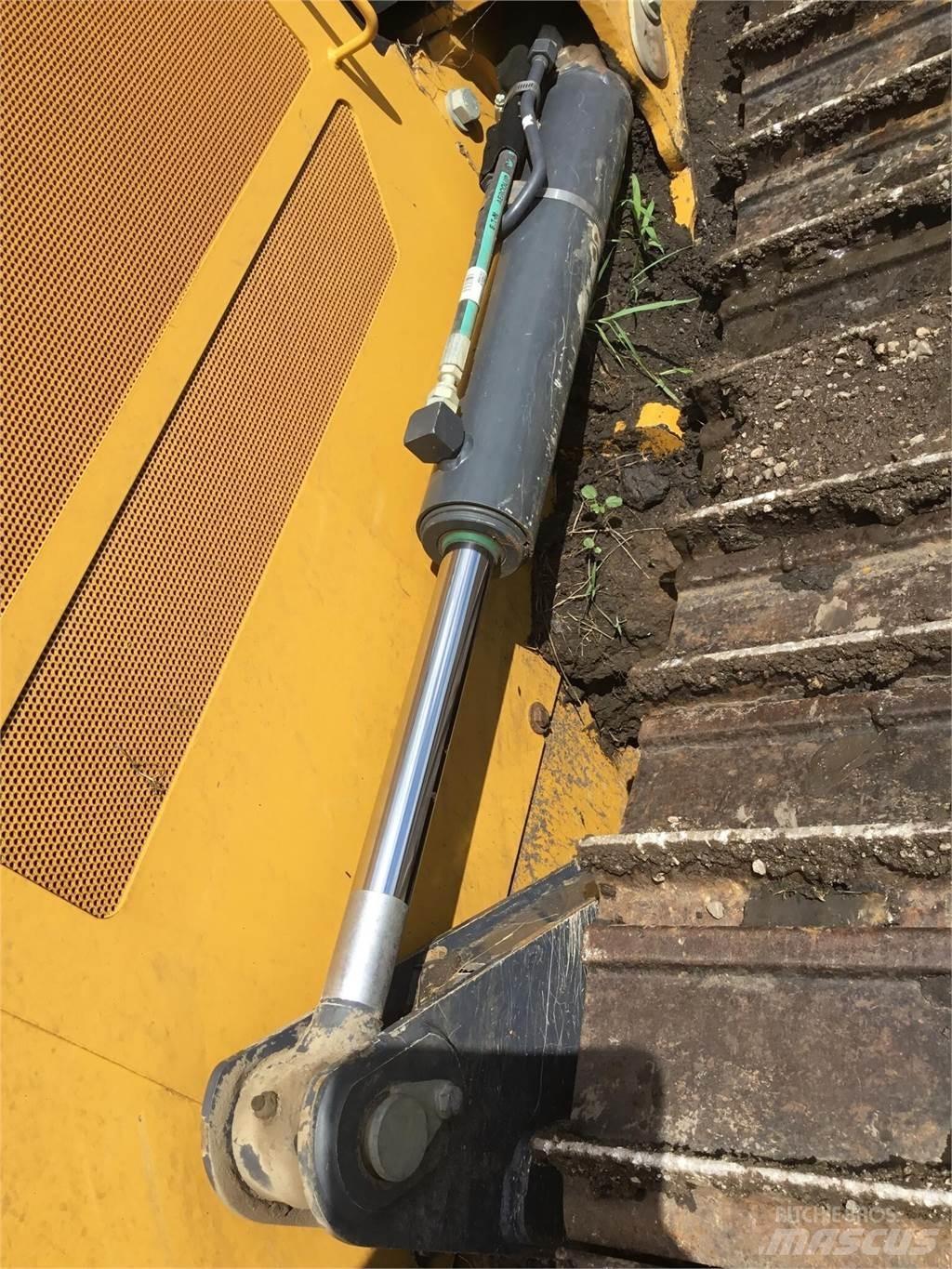 John Deere 450K lánctalpas dózerek