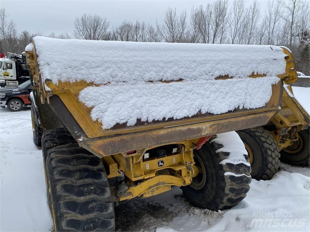 John Deere 460E Csuklósdömperek