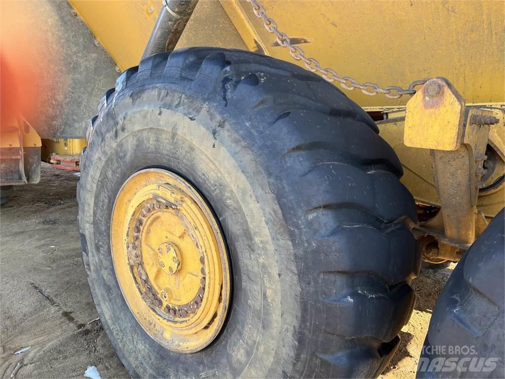 John Deere 460E Csuklósdömperek