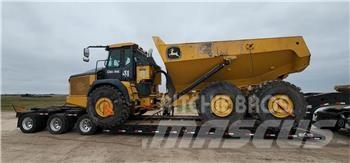 John Deere 460E Vízszállító teherautók