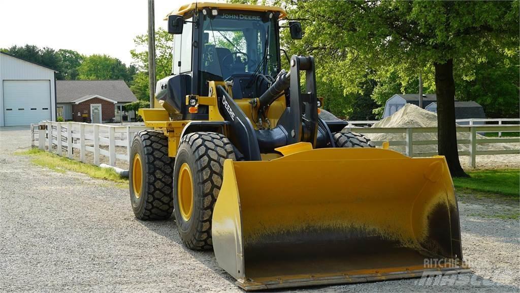 John Deere 524P Gumikerekes homlokrakodók
