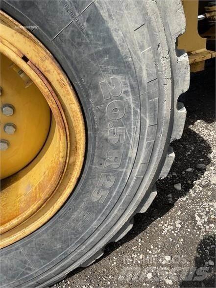 John Deere 544K Gumikerekes homlokrakodók