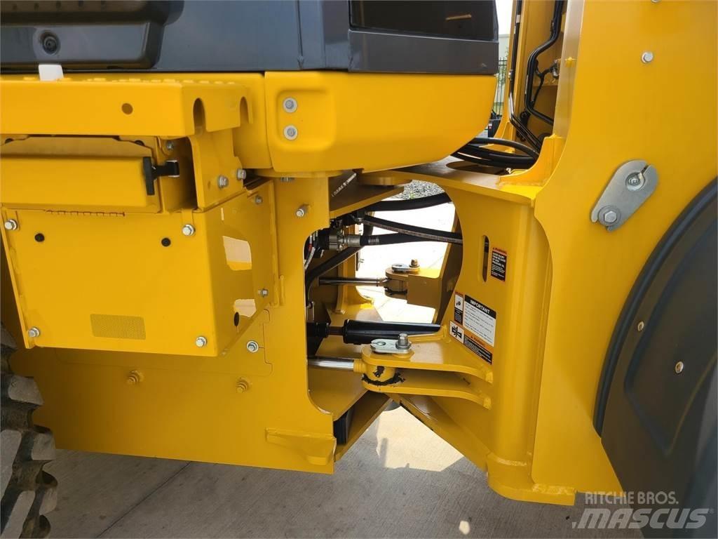 John Deere 544P Gumikerekes homlokrakodók