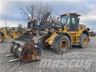 John Deere 624L Gumikerekes homlokrakodók