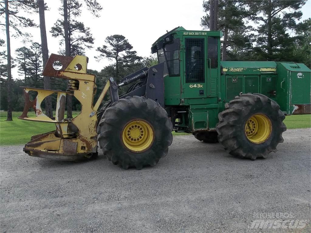 John Deere 643K Döntő-rakásolók