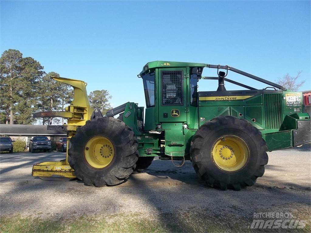John Deere 643L Döntő-rakásolók