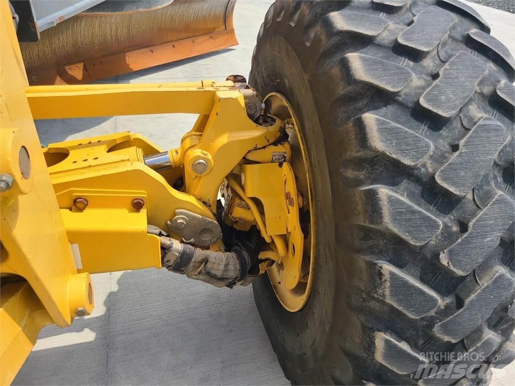 John Deere 672G Gréderek