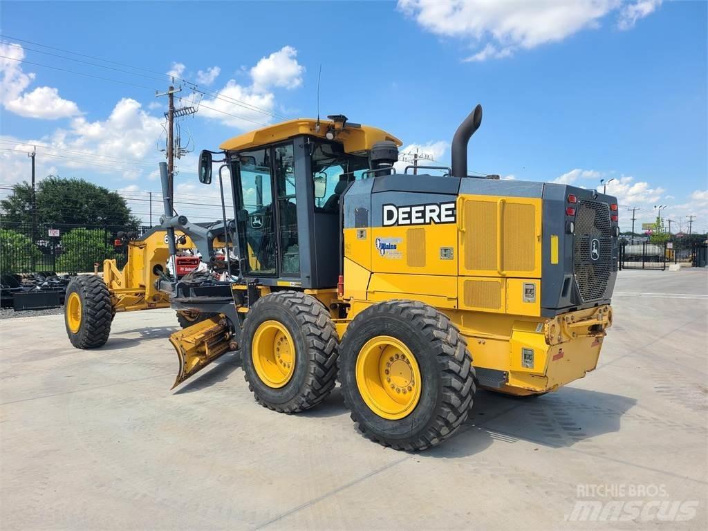 John Deere 672G Gréderek