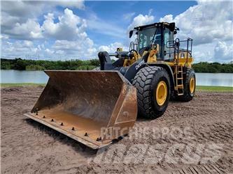 John Deere 744L Gumikerekes homlokrakodók