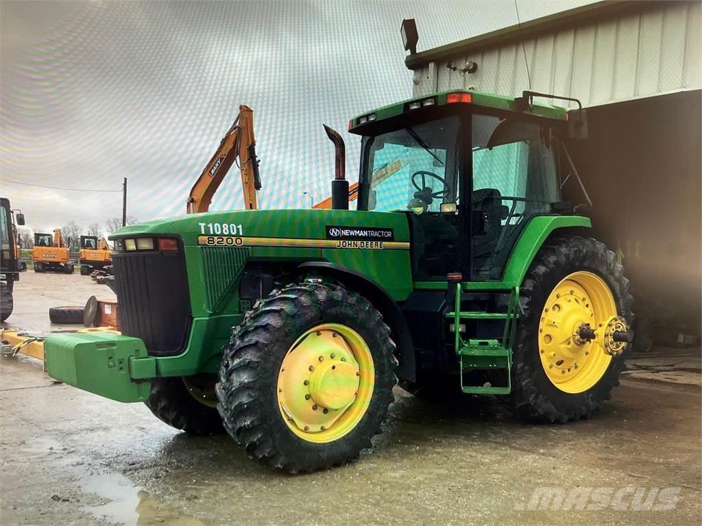 John Deere 8200 Traktorok