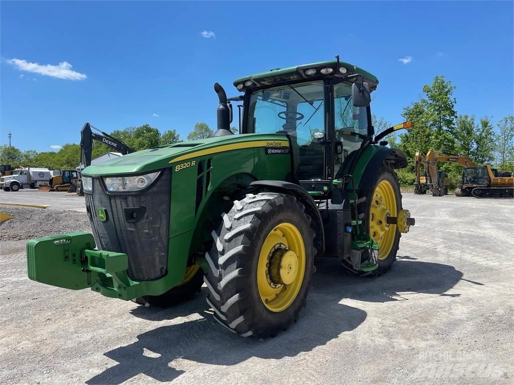 John Deere 8320R Traktorok