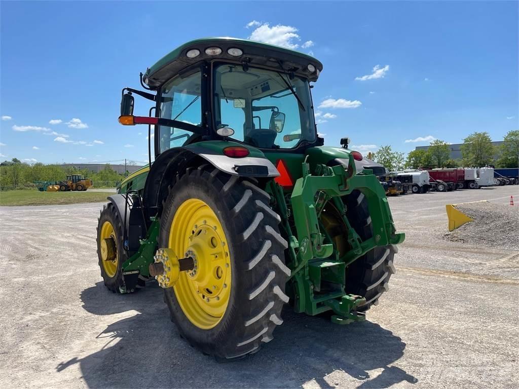 John Deere 8320R Traktorok