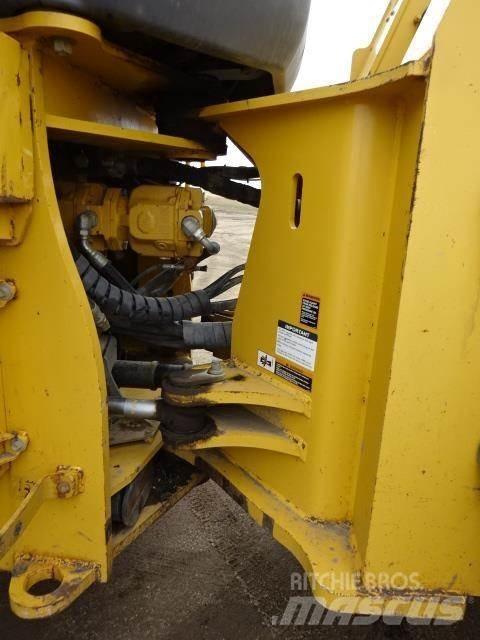 John Deere 844J Gumikerekes homlokrakodók