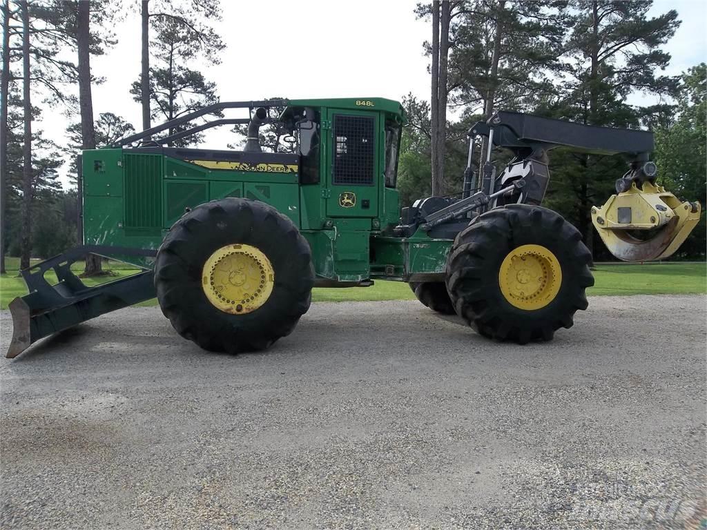 John Deere 848L Vonszolók