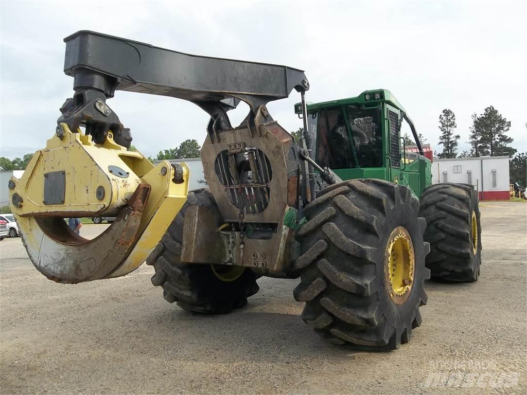 John Deere 848L Vonszolók